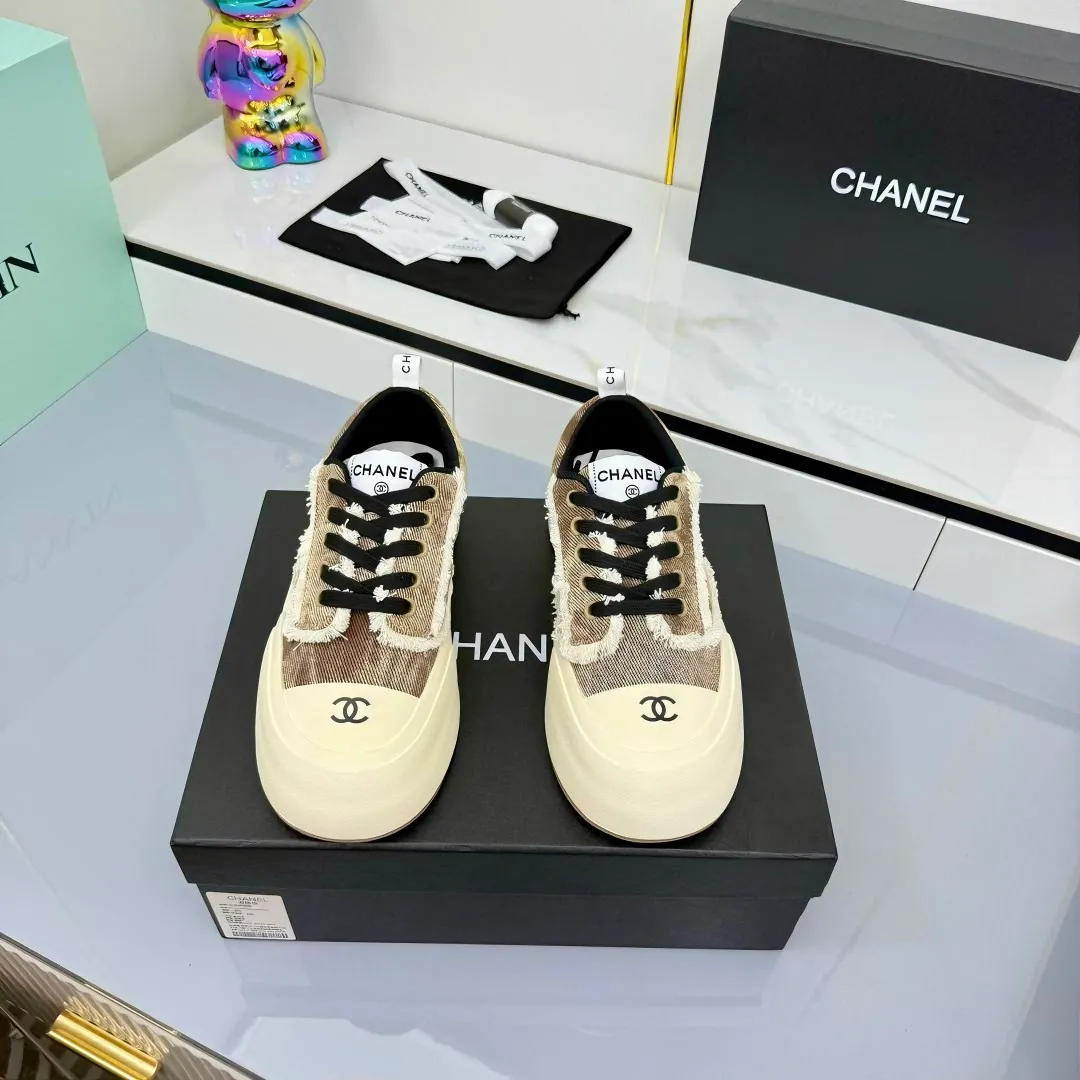 👟👟Ex-factory price 600👟👟 Chanel bread shoes ~ original calfskin panda shoes Chanel 25C latest hot style panda black and white sports shoes casual sneakers Xiaoxiang hot item classic black and white panda color coco girls must pay Fabric: original custom mixed sheepskin lining: original imported breathable mesh lining outsole: Original molded rubber + TPU combination Size: Women's 35-41 Buy now👉